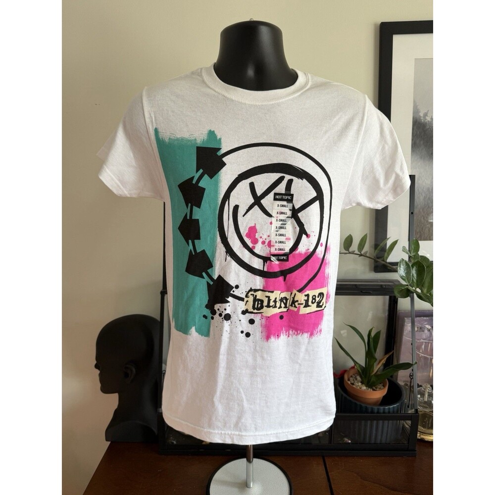 VTG BLINK-182 x HOT TOPIC graphic tee white NEW XS Rare Never Worn